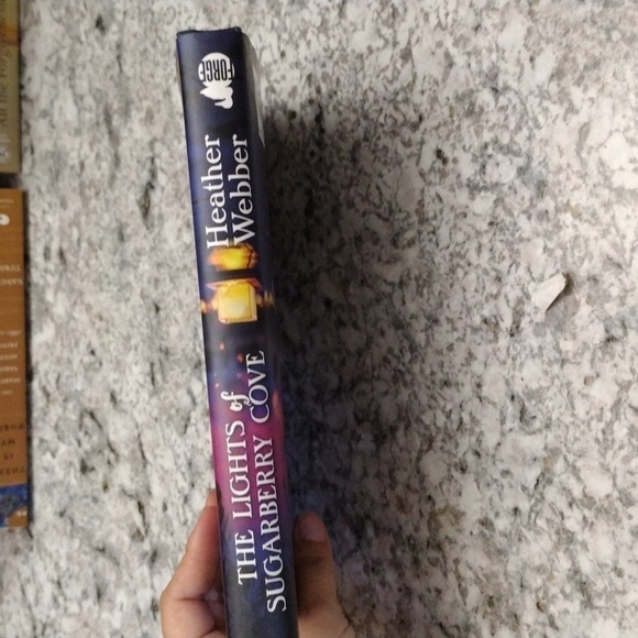 The Lights off Sugarberry Cove by Heather Webber book - Picture 5 of 12